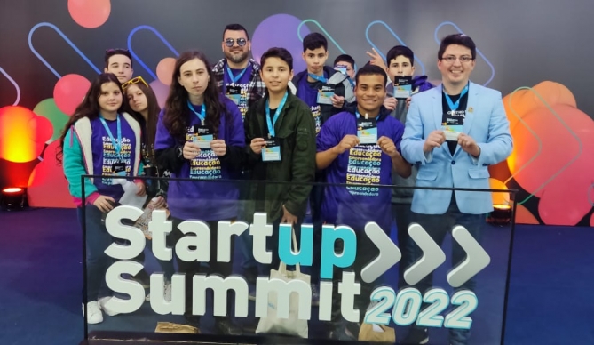 Alunos da Abadeus participam do Startup Summit 2022, em Florianópolis