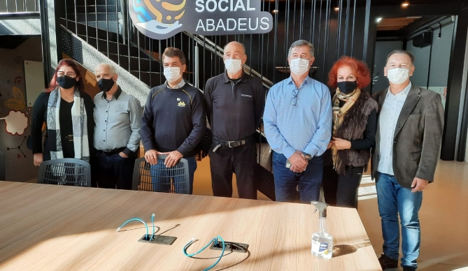 Prefeito e vice visitam Centro de Inovação Social da Abadeus