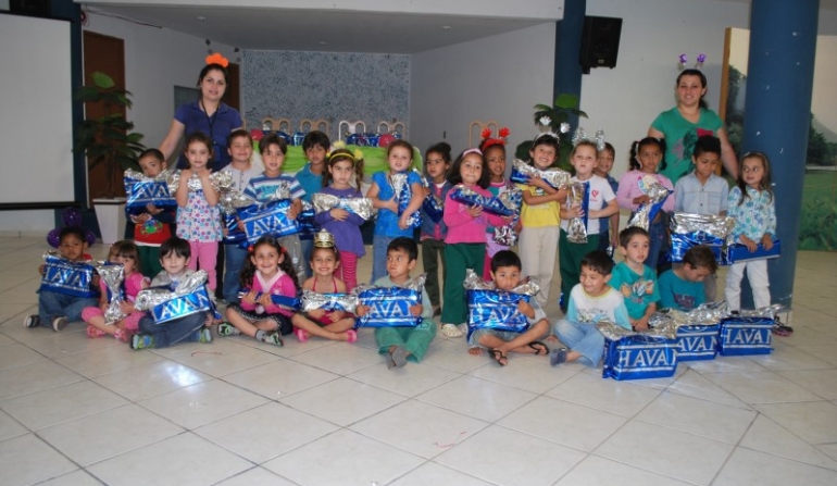 Crianças da Abadeus comemoram o dia das crianças