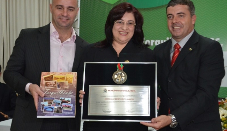 Abadeus recebe a medalha Zilda Arns