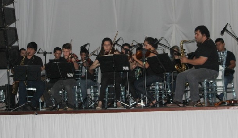 Orquestra Sinfonia de Talentos foi atração cultural durante a aula magna com Gildo Volpato