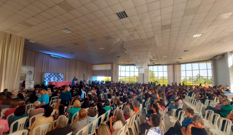 Quase mil mulheres participam de evento dos Clubes de Mães em Içara