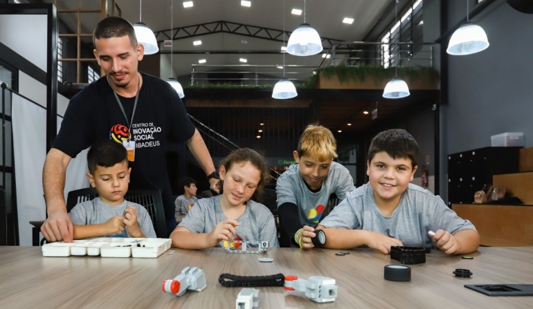 Abadeus abre 240 vagas gratuitas para Escola de Artes