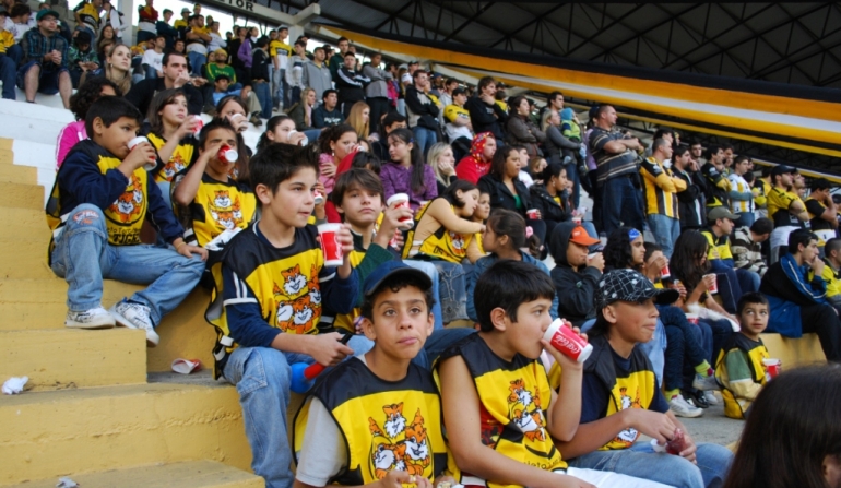 Projetos Social leva crianças ao Estádio