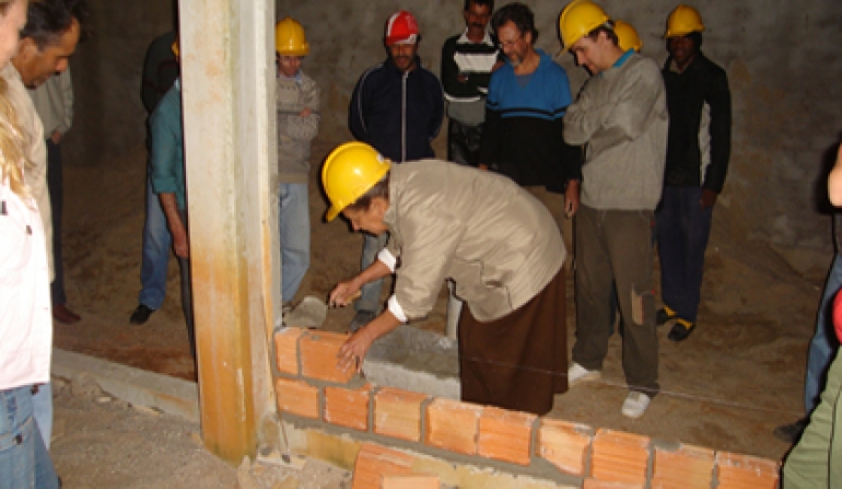 Abadeus oferece curso na area da construção civil